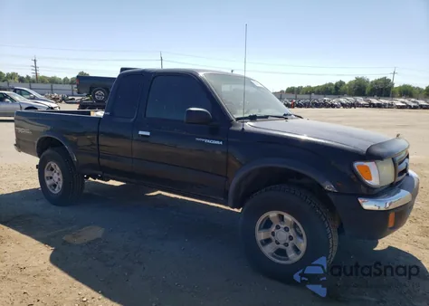 1999 Toyota Tacoma Xtracab из США, поврежденный, VIN 4TAWN72N5XZ500086